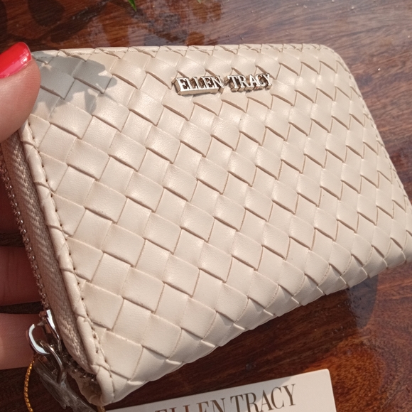 Basketweave Original Ellen Tracy NWT Wallet - Picture 6 of 17